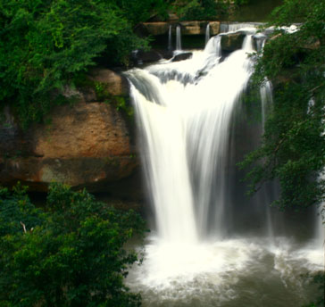 Hew Suwat Waterfall
